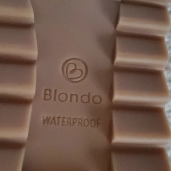 Blondo Waterproof Slip-ons - Picture 7 of 8